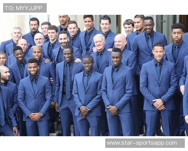 2025年足球世界球星前十排名解析 谁能登顶足坛之巅