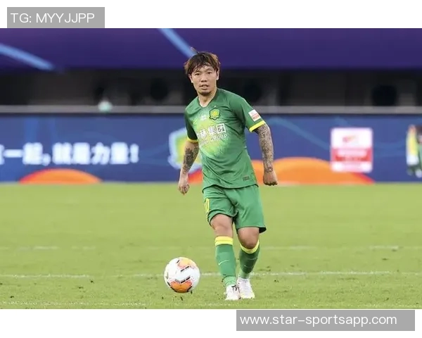 从边缘到荣耀弱国足球球星逆境崛起的励志征程